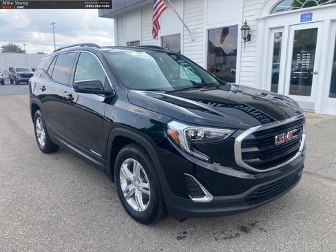 Used 2018 GMC Terrain SLE w/ Driver Convenience Package FWD image 3