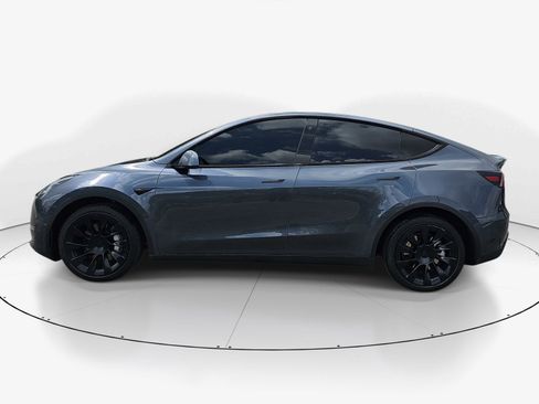 Used 2023 Tesla Model Y AWD image 7