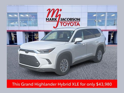 Used 2024 Toyota Grand Highlander XLE image 1