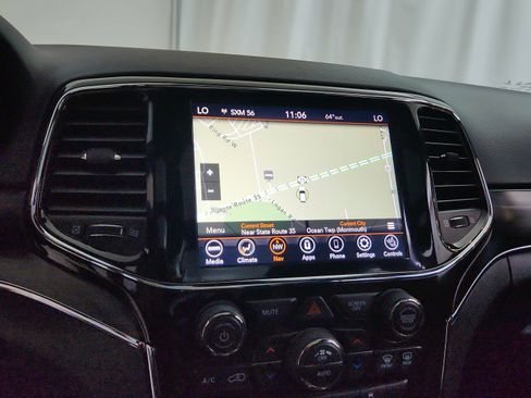 Used 2021 Jeep Grand Cherokee Limited w/ Luxury Group II RWD image 30