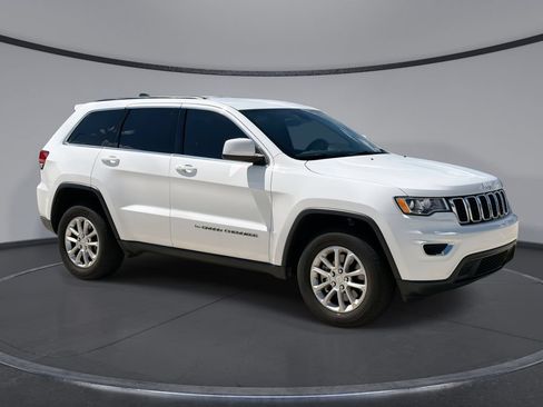 Used 2022 Jeep Grand Cherokee Laredo X AWD/4WD image 12