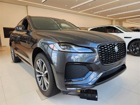 Used 2026 Jaguar F-PACE R-Dynamic S image 3