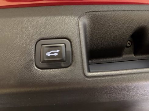 Used 2018 GMC Terrain SLT w/ Preferred Package image 34