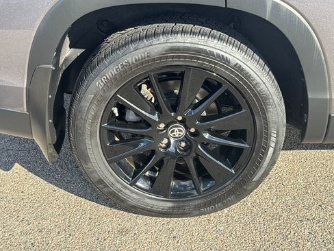 Used 2019 Toyota Highlander SE image 42