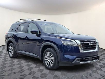 Used 2023 Nissan Pathfinder SL