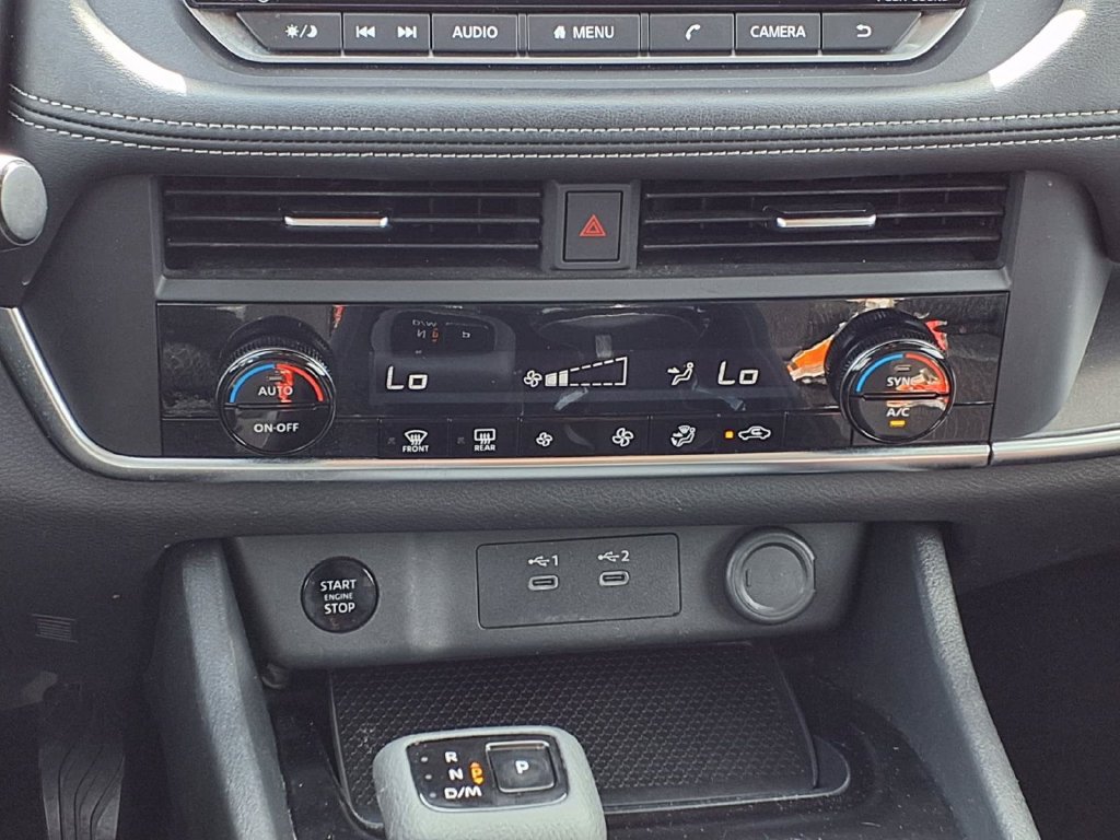 Used 2024 Nissan Rogue SV AWD/4WD image 16