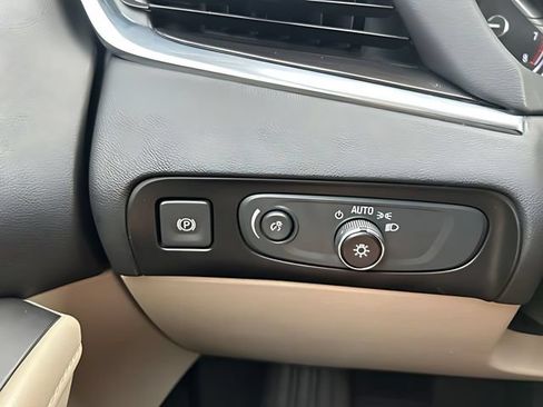 Used 2019 Buick Enclave Essence FWD image 28