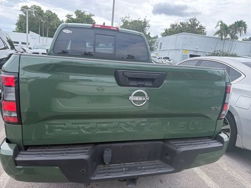 Used 2022 Nissan Frontier SV RWD image 5