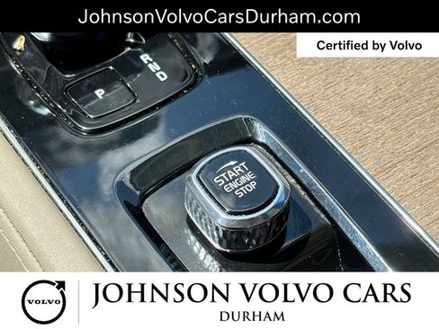 Certified 2025 Volvo XC90 B5 Plus AWD/4WD image 23