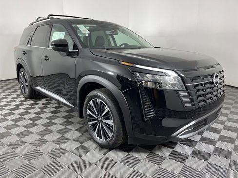 New 2026 Nissan Pathfinder Platinum w/ Cargo Package FWD image 3