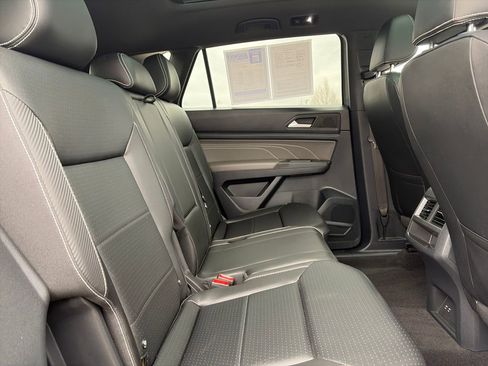 Used 2022 Volkswagen Atlas Cross Sport SEL image 34