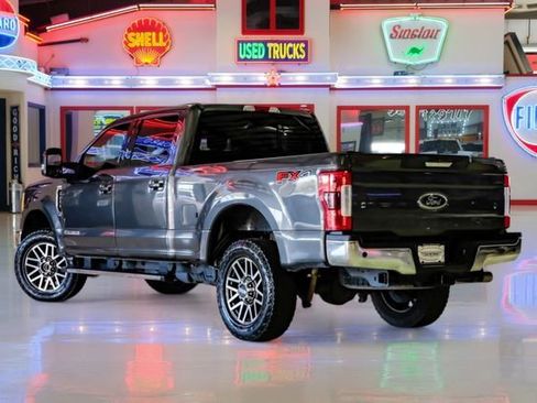 Used 2017 Ford F250 Lariat w/ Lariat Value Package image 4