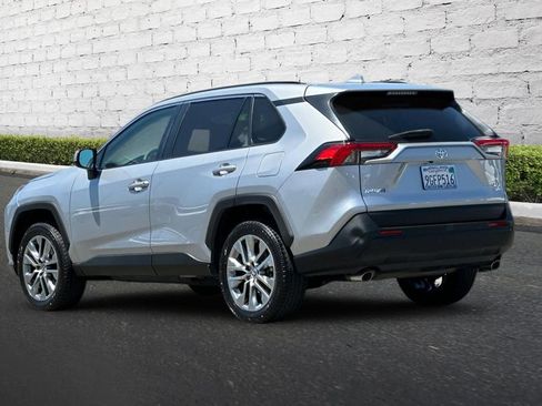 Used 2023 Toyota RAV4 XLE Premium AWD/4WD image 6