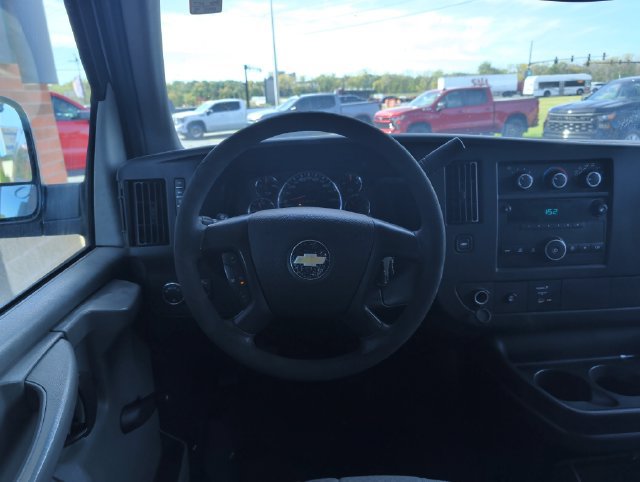 Used 2011 Chevrolet Express 2500 RWD image 2