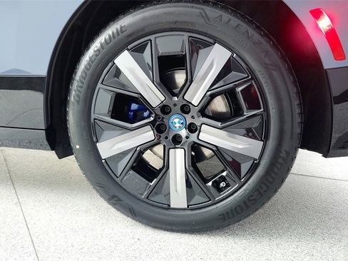 Used 2025 BMW iX xDrive50 w/ Premium Package image 19