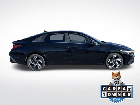 Used 2024 Hyundai Elantra SEL w/ Convenience Package image 2