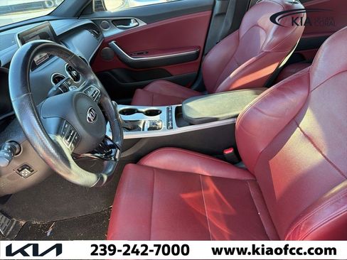 Used 2018 Kia Stinger GT1 image 4