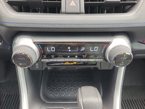 Used 2023 Toyota RAV4 SE image 34