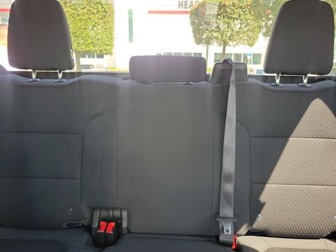 Used 2021 Chevrolet Silverado 1500 Custom image 21