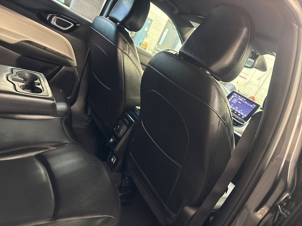 Certified 2023 Jeep Compass Limited AWD/4WD image 38