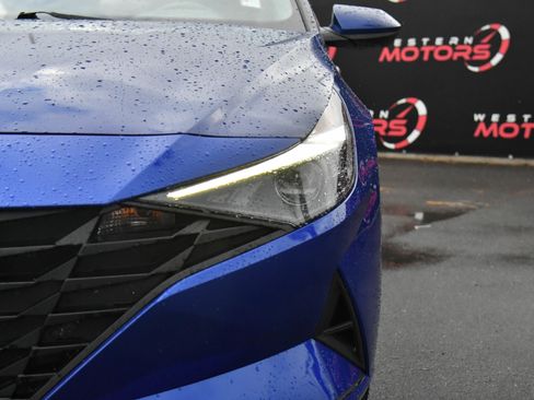 Used 2023 Hyundai Elantra SE image 11