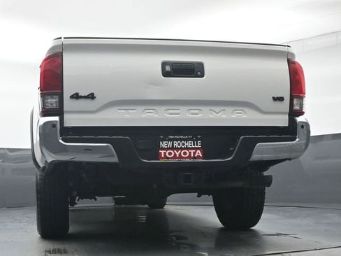 Used 2023 Toyota Tacoma SR5 AWD/4WD image 30