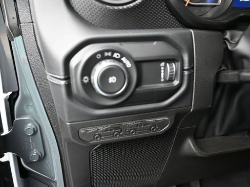 New 2025 Jeep Wrangler Unlimited Rubicon image 12