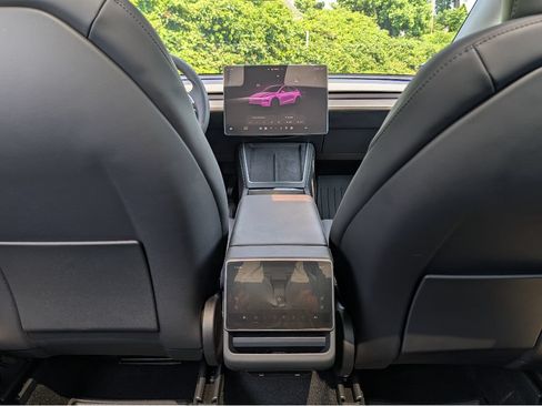 Used 2026 Tesla Model Y Long Range AWD/4WD image 20