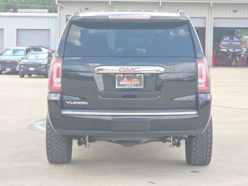 Used 2018 GMC Yukon Denali w/ Denali Ultimate Package AWD/4WD image 5