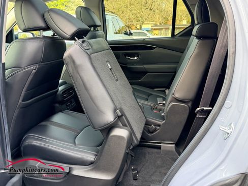 Used 2025 Honda Pilot Touring image 24
