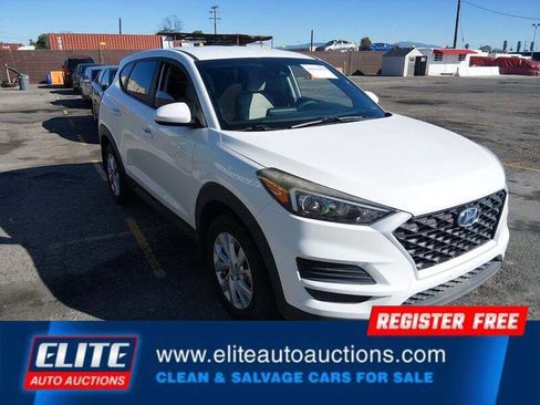Used 2020 Hyundai Tucson SE image 2