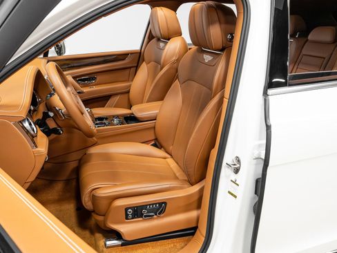 Used 2019 Bentley Bentayga image 7