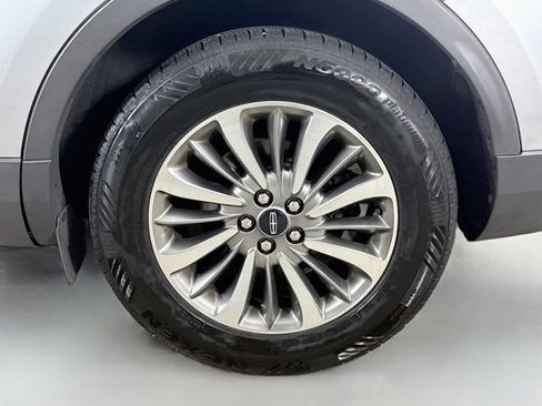 Used 2021 Lincoln Nautilus FWD w/ Equipment Group 101A image 30