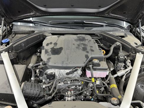 Used 2025 Genesis G70 2.5T image 37