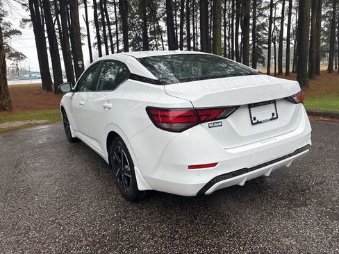 Used 2025 Nissan Sentra SV w/ All-Weather Package image 5