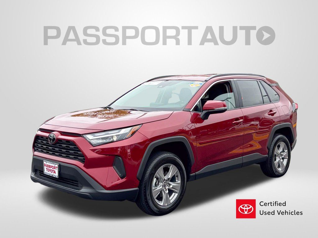Certified 2025 Toyota RAV4 XLE AWD/4WD image 1