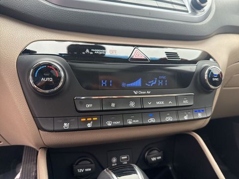 Used 2017 Hyundai Tucson Limited w/ Limited Ultimate Package 03 image 20