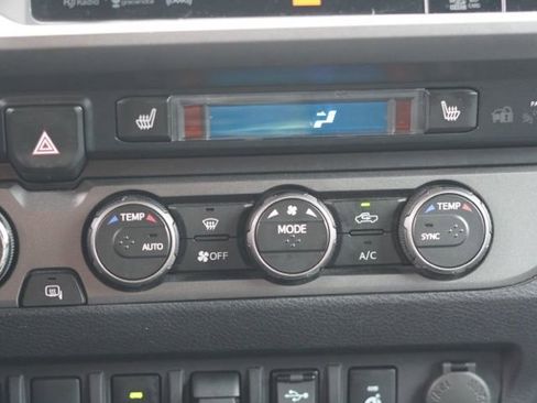 Used 2019 Toyota Tacoma TRD Off-Road image 28