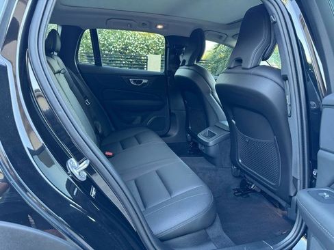 Used 2025 Volvo V60 B5 Cross Country Plus AWD/4WD image 12
