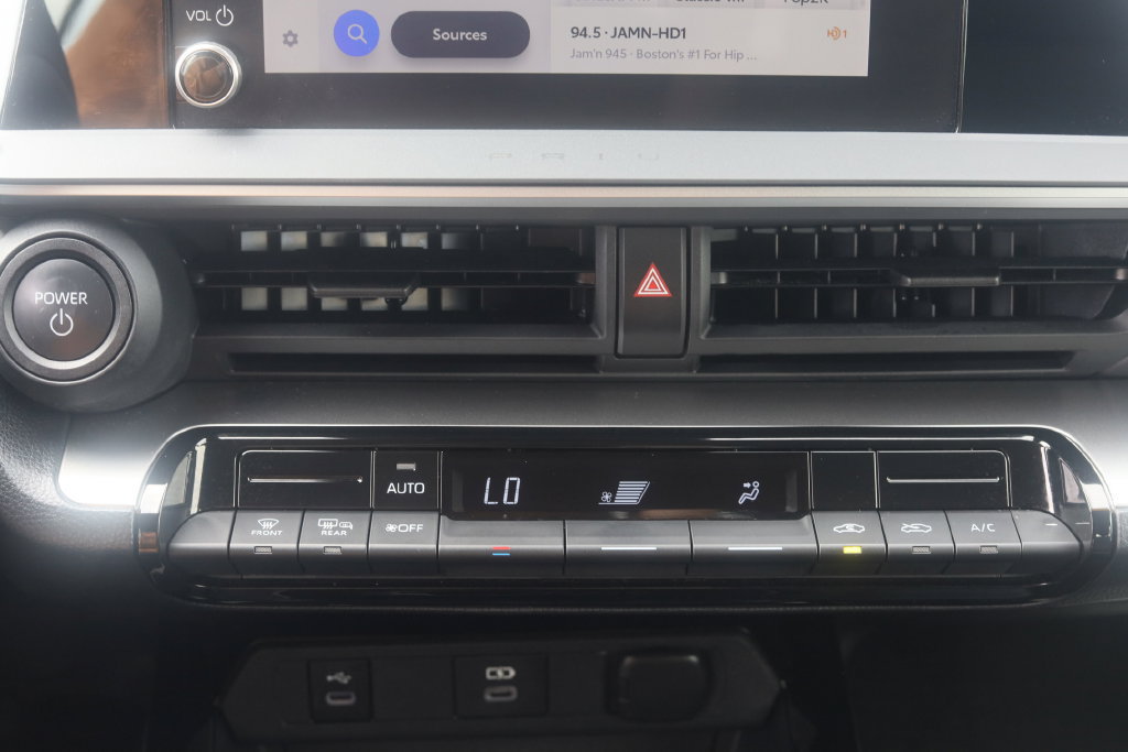 Used 2025 Toyota Prius LE FWD image 19