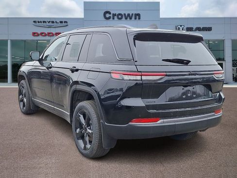 New 2026 Jeep Grand Cherokee Limited w/ Limited Altitude Package AWD/4WD image 3