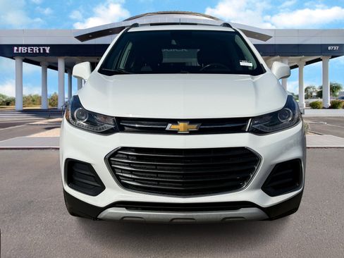 Used 2019 Chevrolet Trax LT w/ LT Convenience Package image 4