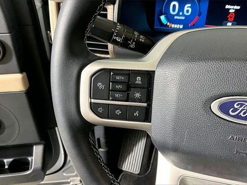 Used 2024 Ford Expedition Limited image 14