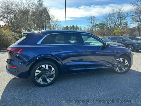Used 2022 Audi e-tron Premium w/ Interior Protection Package image 10