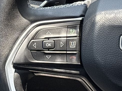 Used 2025 Jeep Grand Cherokee L Altitude AWD/4WD image 21