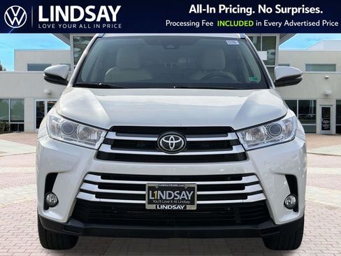 Used 2019 Toyota Highlander XLE image 1