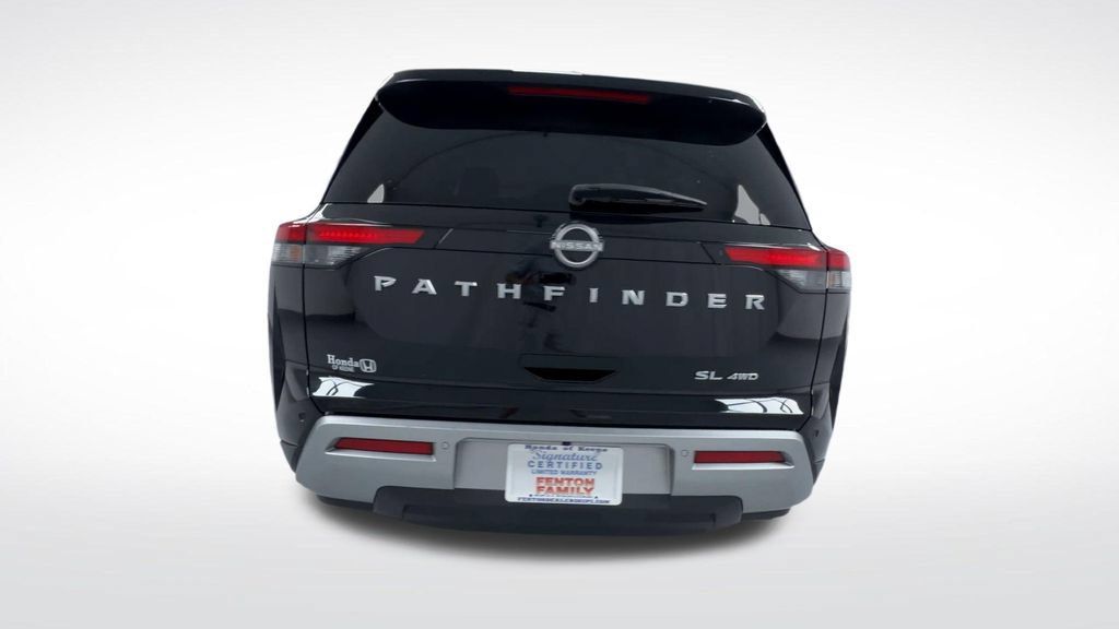 Used 2024 Nissan Pathfinder SL AWD/4WD image 10