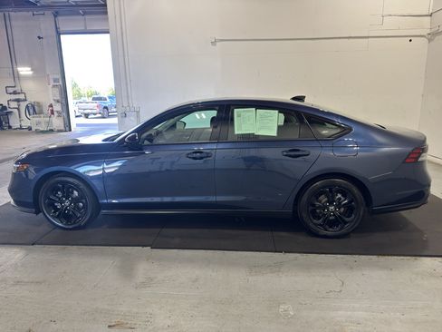 Used 2025 Honda Accord SE image 4