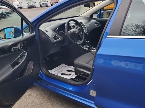 Used 2016 Chevrolet Cruze LT w/ Convenience Package image 11