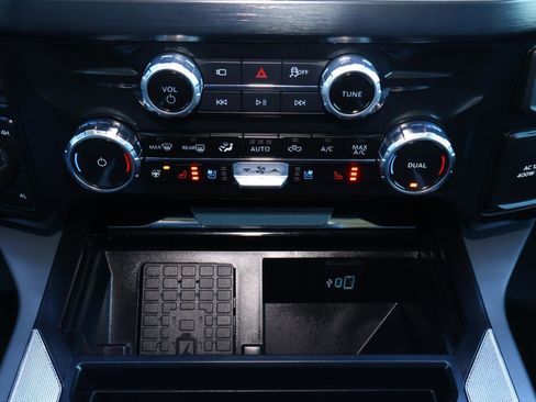 Used 2025 Ford F250 Lariat w/ Chrome Package image 28